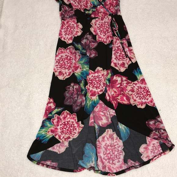 🌺Floral high-low dress!! 🌺 - Picture 3 of 3